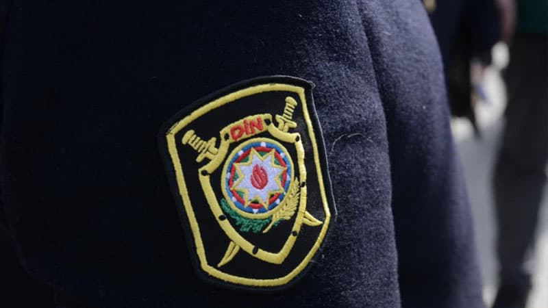 Polis vəzifə başında ağır vəziyyətdə aşkarlandı, xəstəxanaya yerləşdirildi