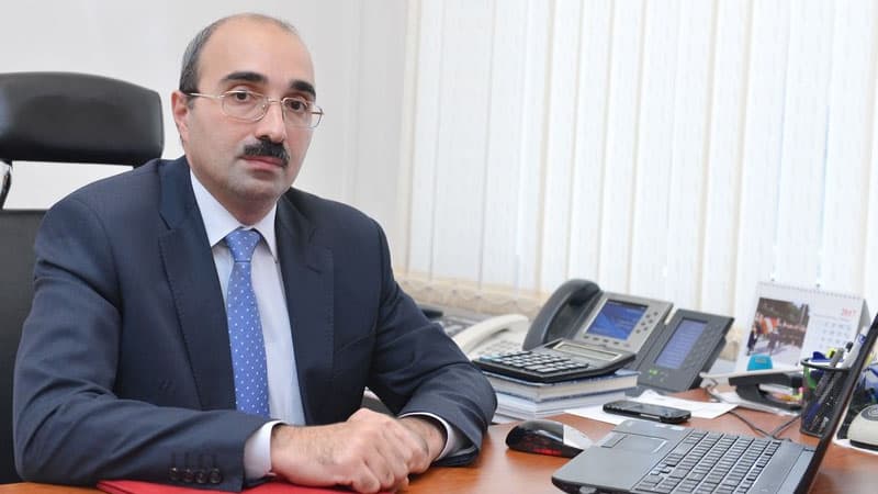 Mətin Eynullayev iki rəisi işdən çıxardı