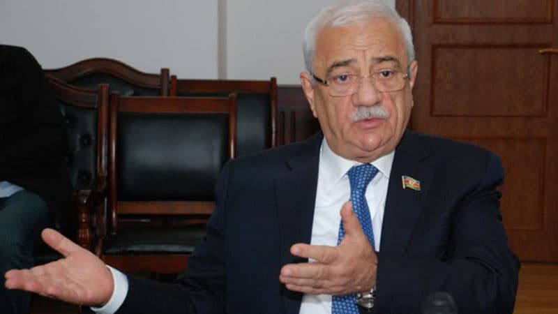 Deputat qardaşının villasında qətl 