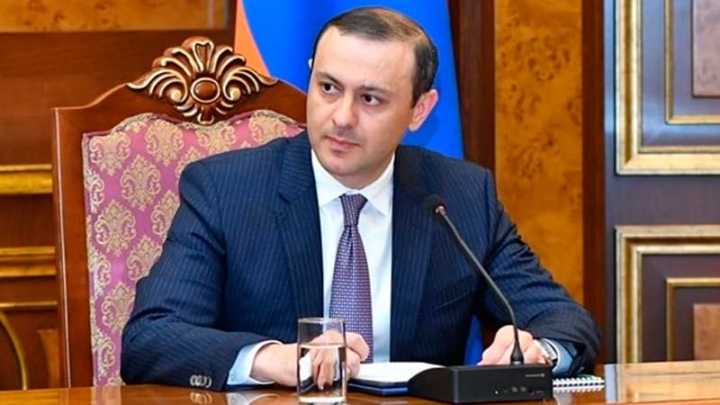 "Azərbaycandan müsbət siqnal gözləyirik" - Armen Qriqoryan