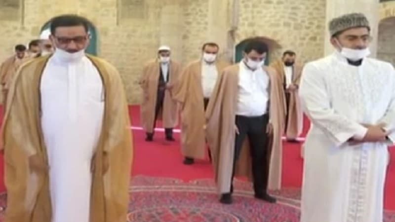 Yuxarı Gövhər Ağa məscidində “Şükür” namazı qılındı (VİDEO)