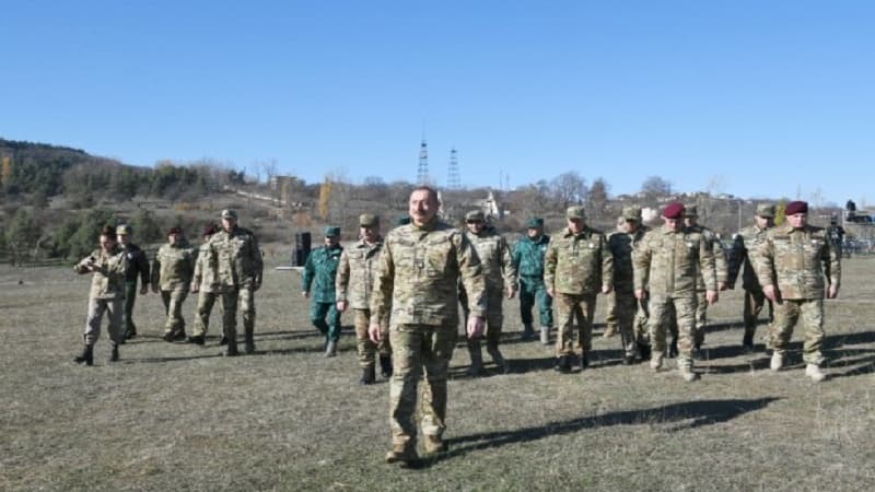 İlham Əliyevin Şuşada generallarla görüşü (FOTOLAR)