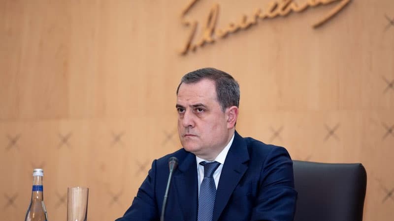 Ceyhun Bayramovdan Dövlət Bayrağı Günü ilə bağlı təbrik