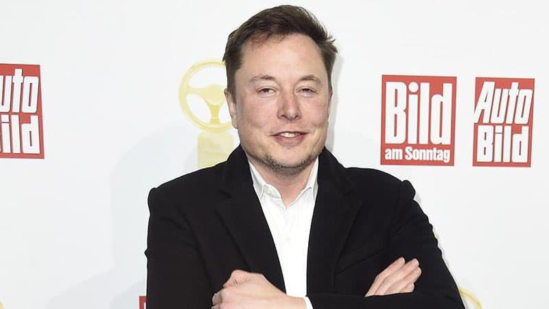 İlon Mask “Twitter”də keçirdiyi sorğuya görə 50 milyard dollar itirdi