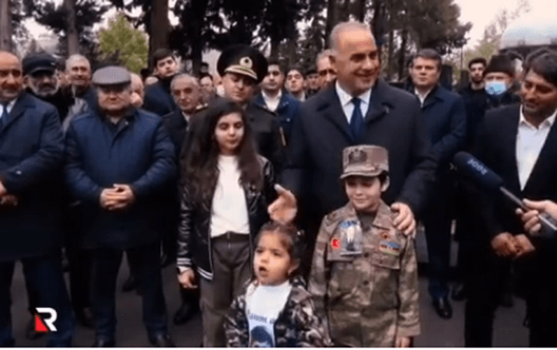 Şəhid qızı icra başçısının sözünü yarıda kəsdi (VİDEO)