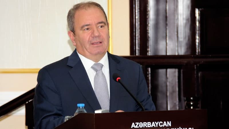 Əli Abbasovdan həbs xəbərinə münasibət: “...elimlə məşğulam”