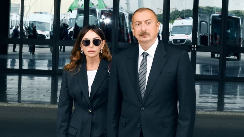 İlham Əliyev və Mehriban Əliyeva nekroloq imzaladı