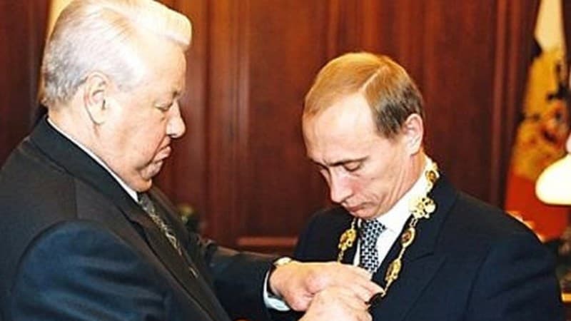 Putin bir qələmlə Yeltsinin bir neçə fərmanını ləğv etdi
