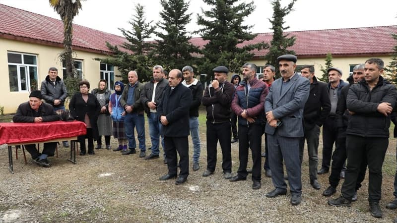 “Azəriqaz” Astaranın Deqədi kəndinin sakinlərinin problemini dinlədi (FOTOLAR)