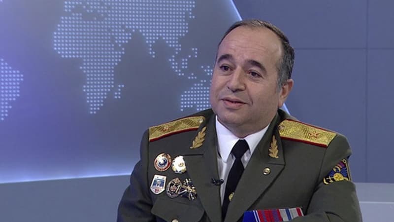Ermənistanda “nazir qalmaqalı”: Müdafiə naziri İlham Əliyevin tələbilə çıxarılıb?