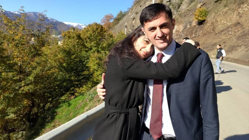 Partiya sədri toyuna hazırlaşır