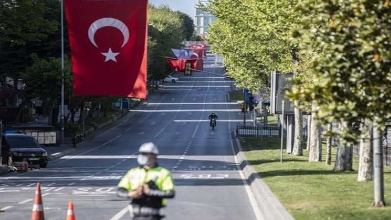 Türkiyənin bəzi ərazilərində küçəyə çıxmaq qadağan edildi