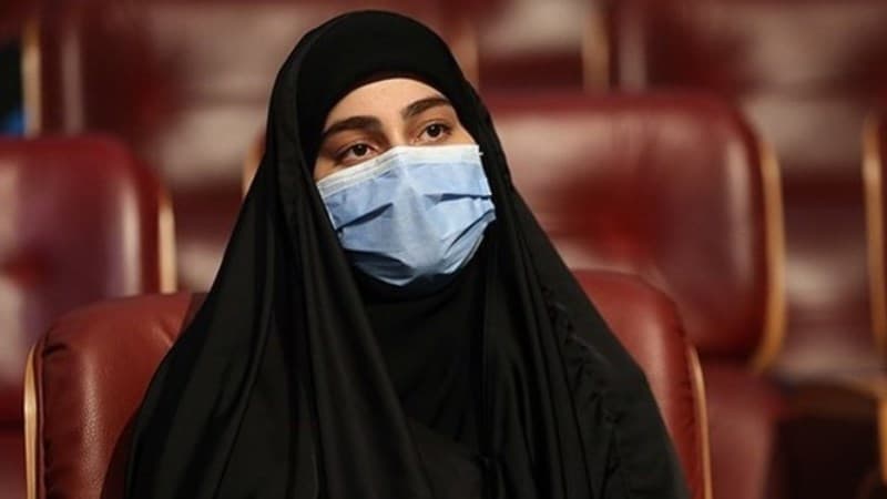 Qasım Suleymaninin qızı livanlı qızlara 2 milyon hədiyyə etdi (FOTO)
