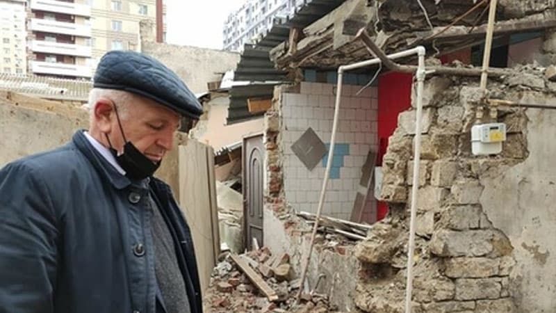 Bakıda görünməmiş olay: Gecə yarısı gizlicə vətəndaşların mülklərini dağıtdılar (VİDEO)