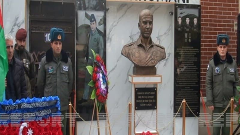 Kürdəmirdə Aprel döyüşləri şəhidinin büstünün açılışı oldu (FOTOLAR)