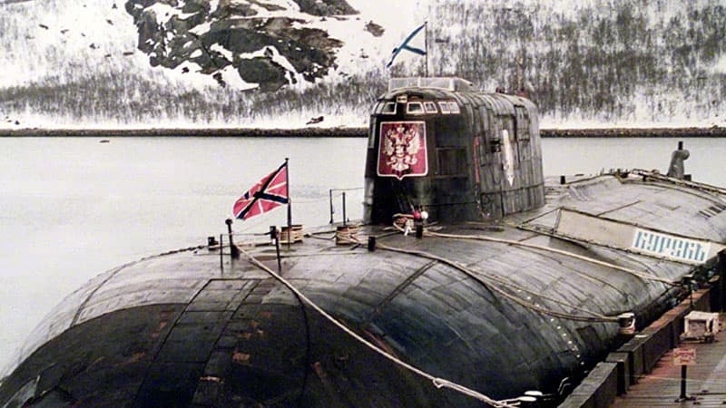 Rusiyanın “Kursk” atom sualtı qayığı niyə batıb? – Admiral sirləri açır