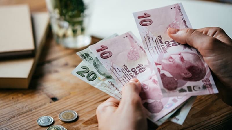 Türk lirəsi durmadan ucuzlaşır: Prosesi idarə edən kimdir və nə istəyir?