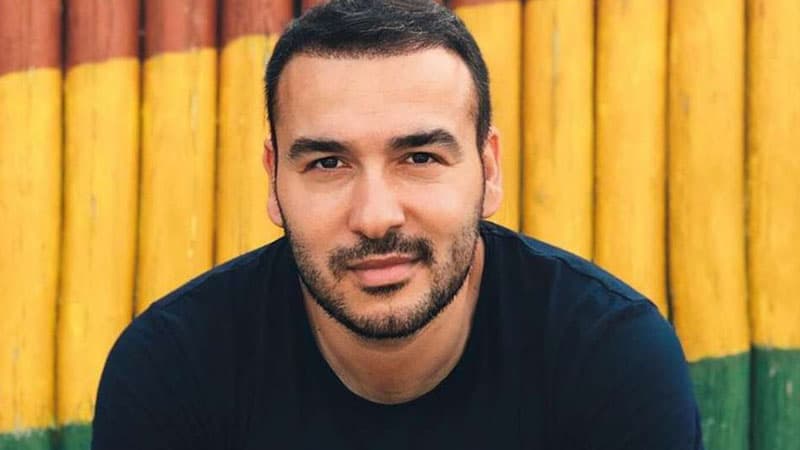 Beyninə qan sızan bəstəkar sağaldı (FOTO)