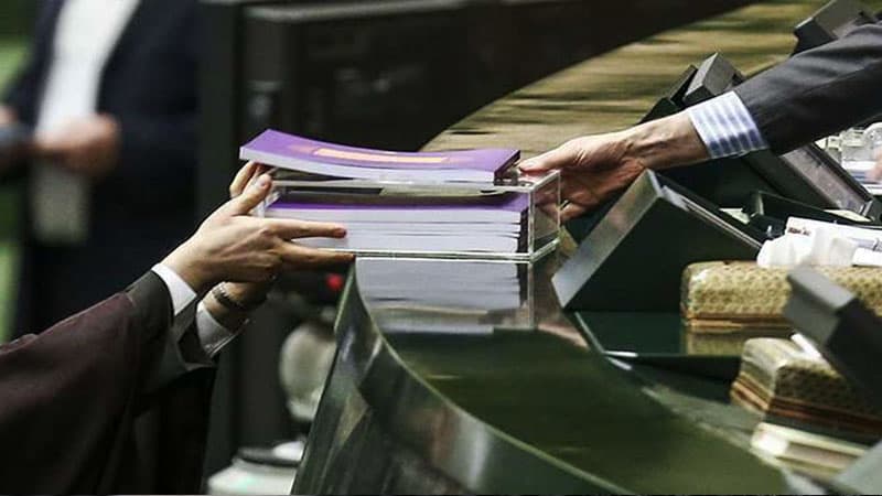 İranın yeni dövlət büdcəsində Sepah və Dövlət Televiziyasının payı artdı