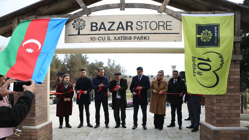 "Bazarstore" “10-cu il xatirə parkı”nın açılışını etdi (FOTOLAR)