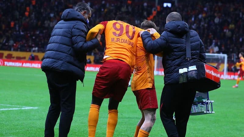 "Qalatasaray"ın hücumçusu 3 ay oynamayacaq