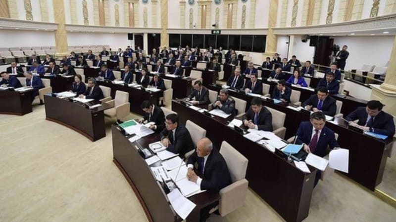 Qazaxıstan ölüm hökmünü ləğv etdi