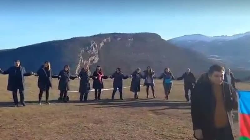 Jurnalistlər Cıdır düzündə yallı getdi (VİDEO)