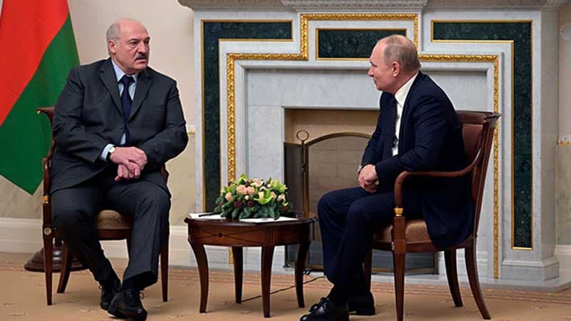 Putinlə Lukaşenkonun 3 saatdan çox davam edən görüşü başa çatdı