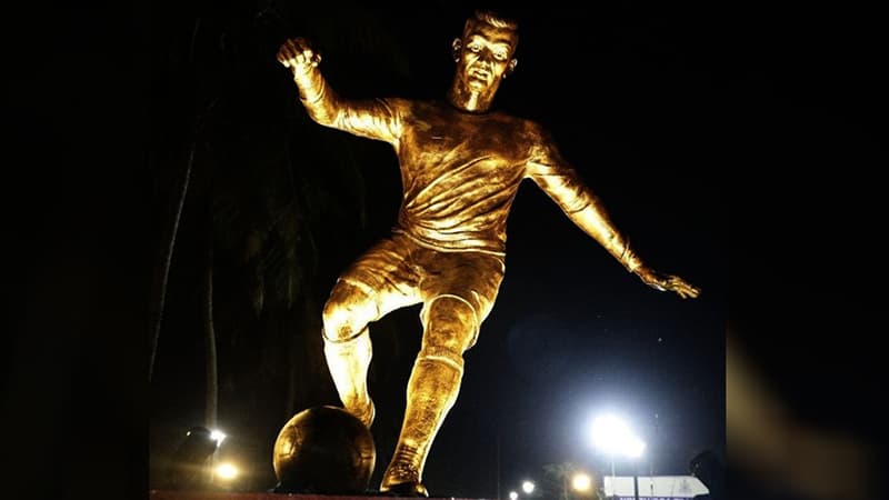 Ronaldonun heykəli etirazlara səbəb oldu