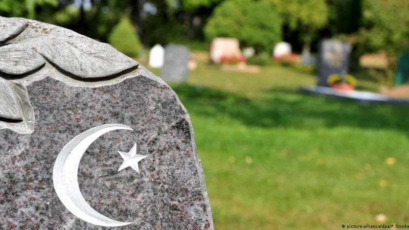 Almaniyada müsəlmanların məzarları dağıdıldı