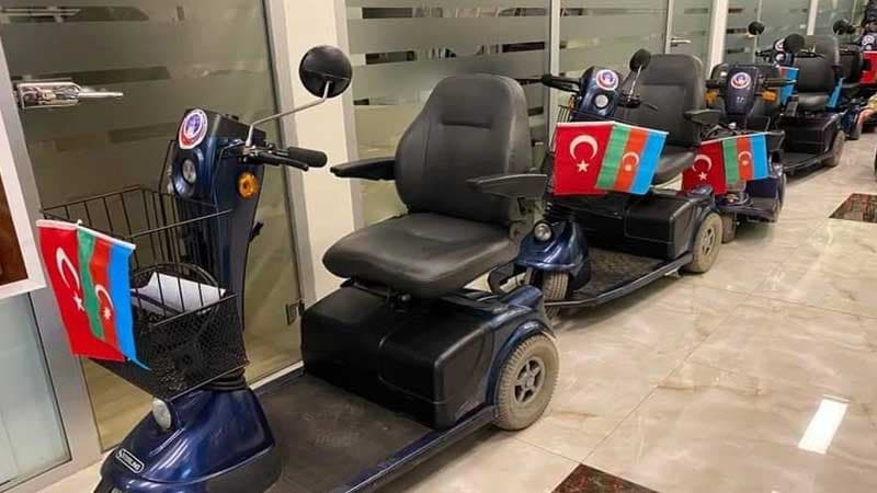 Yüzədək qazi əlil arabaları ilə təmin edildi