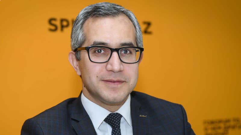 Kamran Əsədov: “Mənimlə birlikdə övlad böyütmüsən ki, onu döyürsən?"