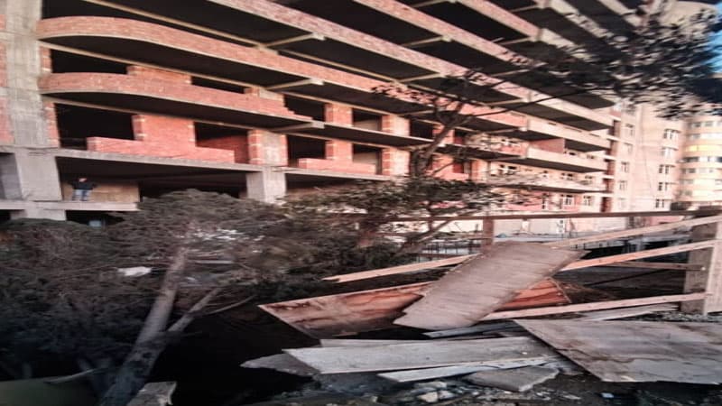 Nazirlik Xırdalanda tikinti ilə bağlı ağacların aşmasını araşdırır (FOTO)