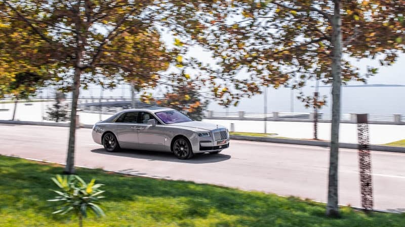 Rolls-Royce Motor Cars установила рекорд продаж в 2021 году