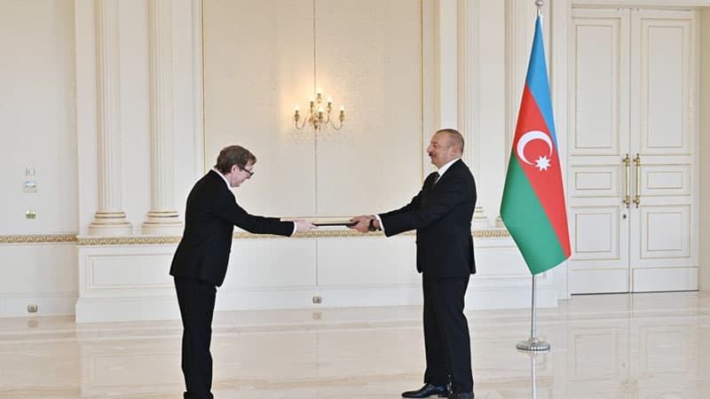 İlham Əliyev yeni səfirlərin etimadnamələrini qəbul etdi (YENİLƏNİB/FOTO)