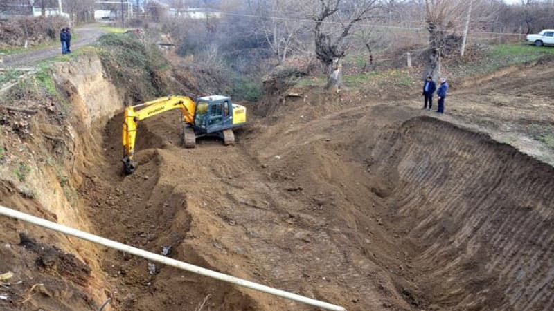 “Acıdərə”də yaranmış təbii aşınma aradan qaldırılır (FOTO)