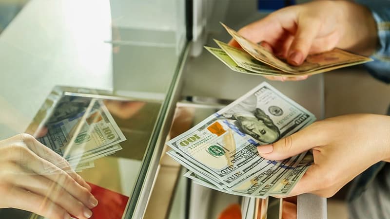 Ekspertdən sevindirən devalvasiya proqnozu