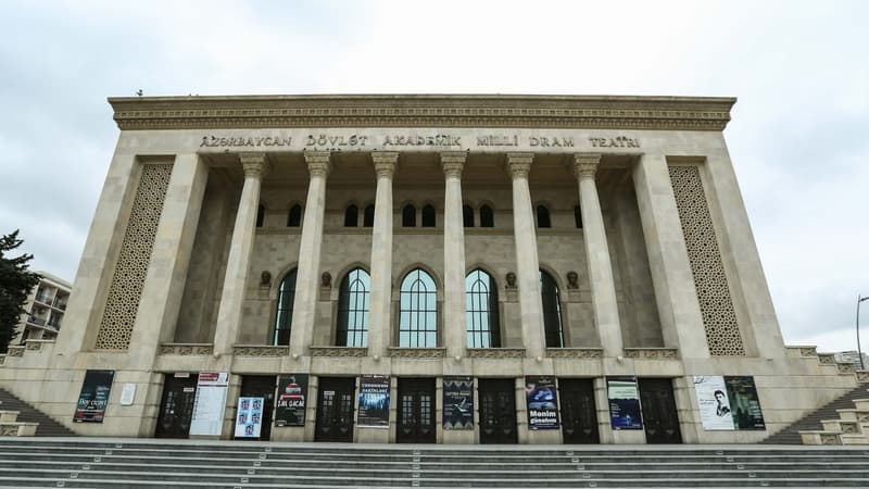 "Azdrama"nın aktyorları koronavirusa yoluxdu, teatr bağlandı