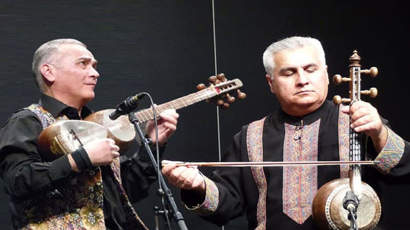 Prezident iki Xalq artistinə ev verdi