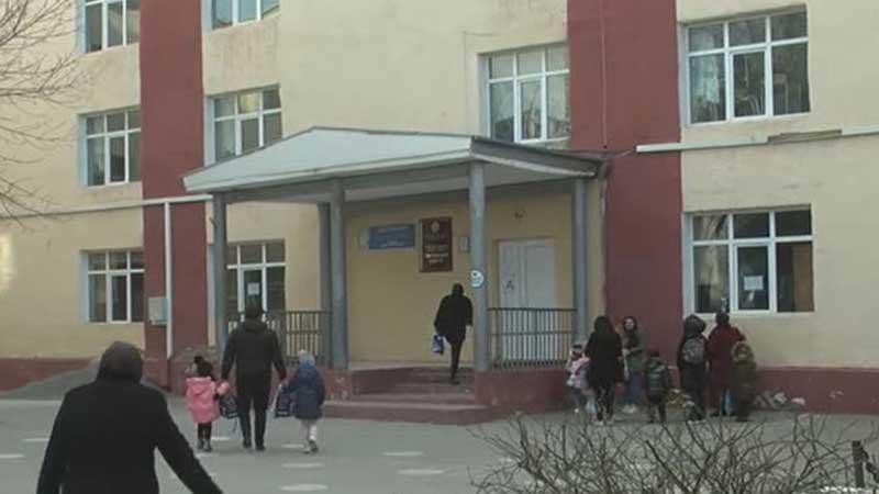 Sumqayıtda 33 şagird məktəbi boykot etdi: Araşdırma aparılır (VİDEO)