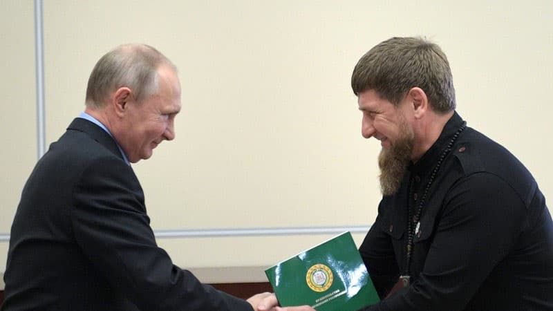 Çeçenistanda nə baş verir? - “Putinin Kadırovun nazı ilə oynamaq üçün artıq pulu yoxdur”