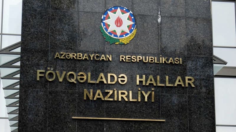 Bakıda məktəb binasının damı uçdu