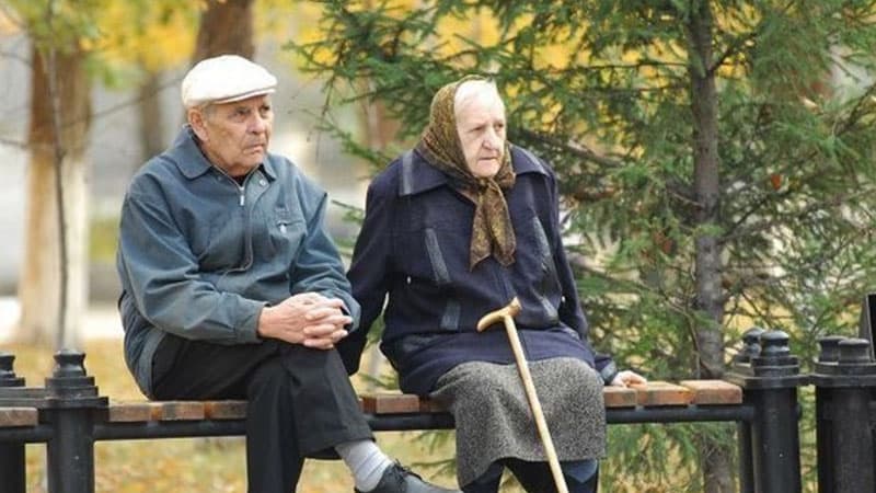 Pensiya yaşı artırıla bilər? - "Yaş həddi çatan heç kim vəzifəsindən getmək istəmir"