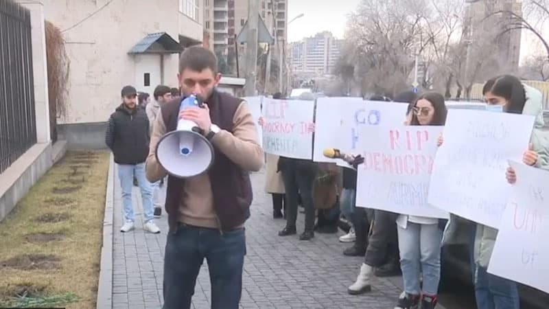 "Ermənistanda demokratiya iflasa uğrayıb" - Ermənilə Avropa İttifaqına etiraz edir