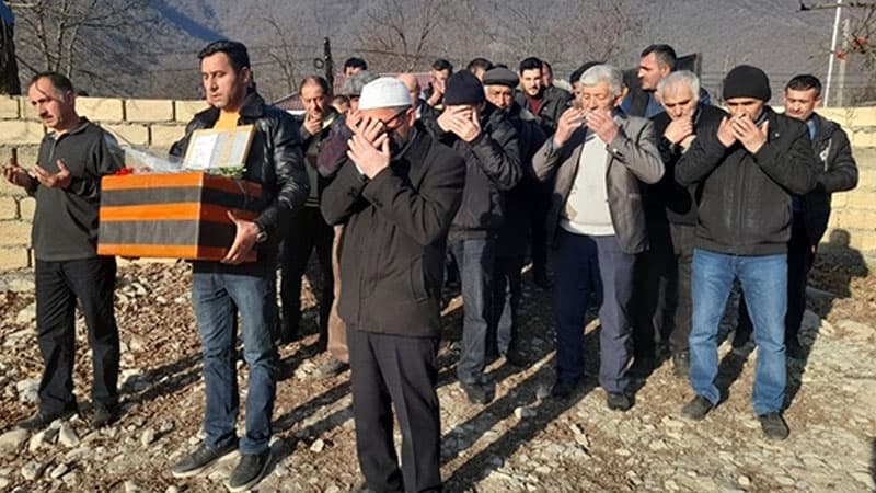 II Dünya müharibəsində ölən şəxsin nəşi 80 il sonra Azərbaycana gətirildi (FOTOLAR)