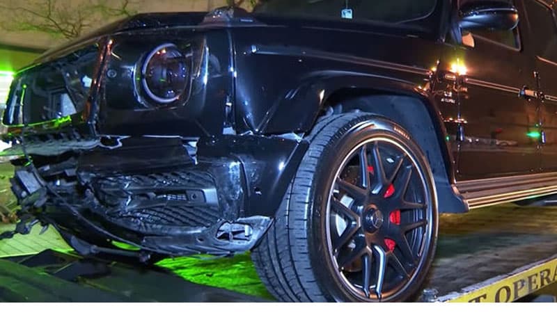 Bakıda “Gelandewagen” “Mercedes”ə çırpıldı (FOTOLAR)
