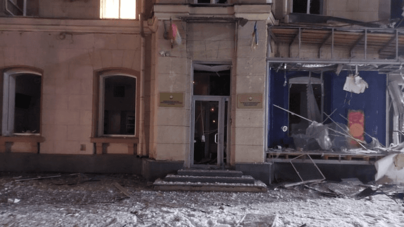 Azərbaycanın Xarkovdakı konsulluğu raketlə vuruldu (FOTO)