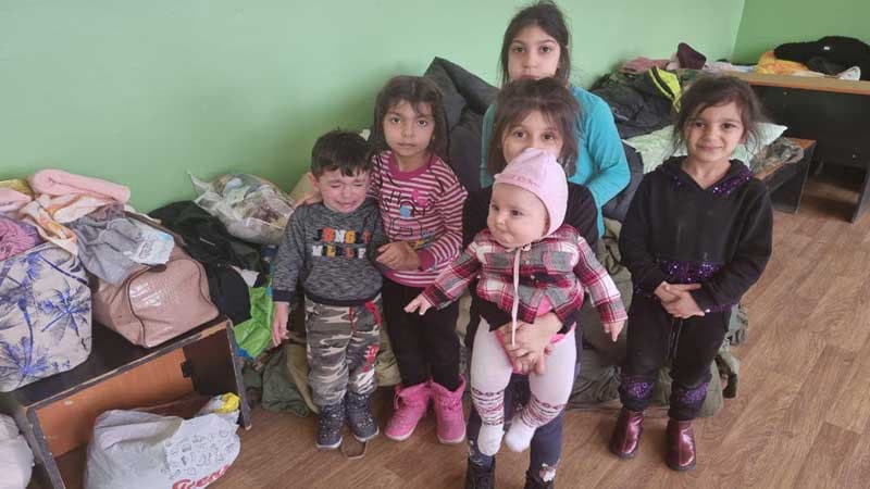 Ukraynadan qaçqın düşən azərbaycanlı uşaqlar (FOTO)