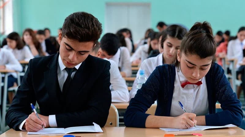 IX sinif şagirdlərinin elektron yerdəyişməsi dayandırılır