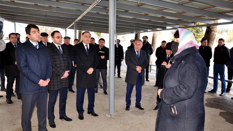 Seymur Orucov Səməd Vurğun küçəsinin sakinləri ilə görüşdü (FOTOLAR)